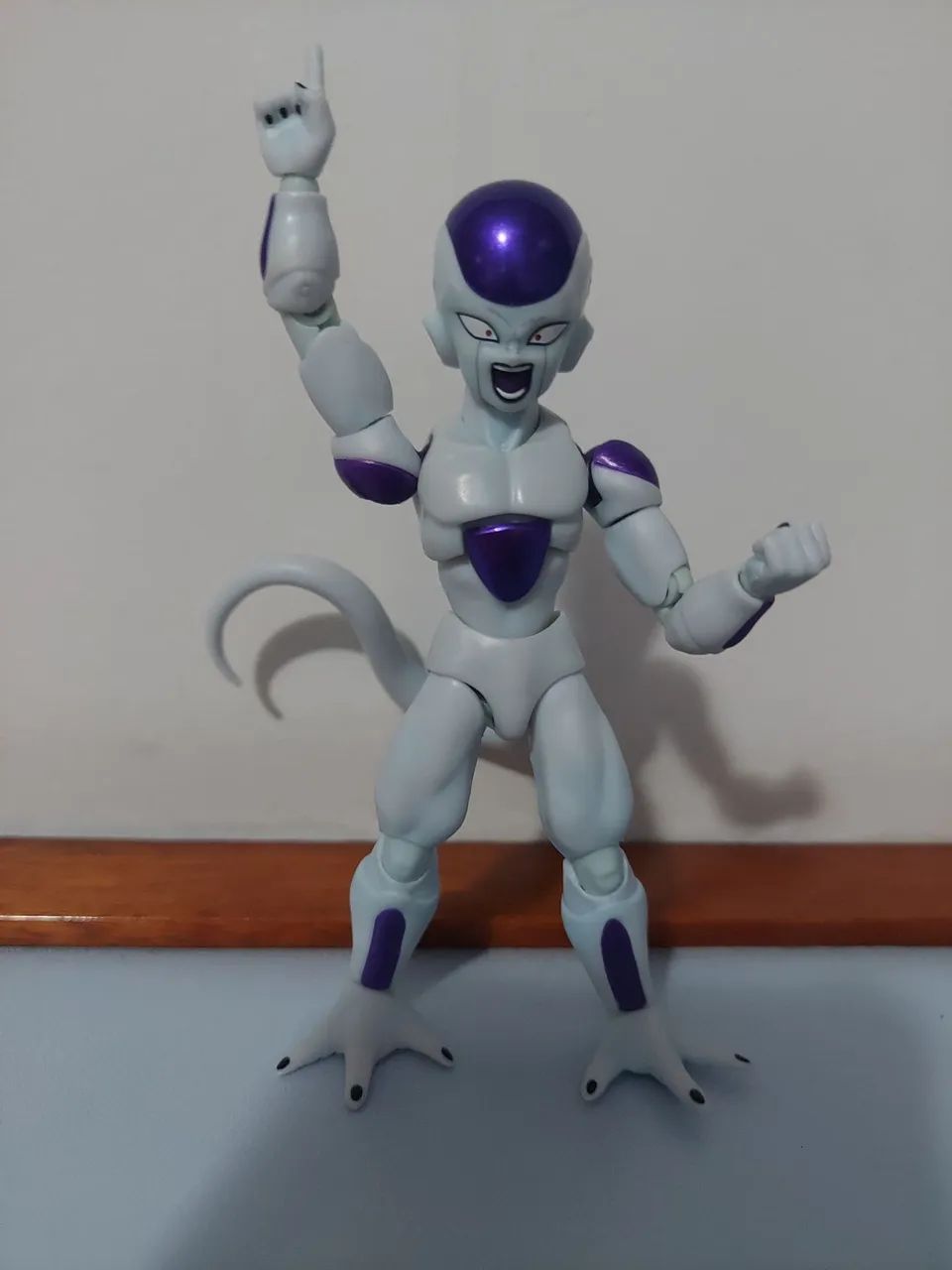 S. H. Figuarts Frieza Fourth Form Bandai - Foto 5