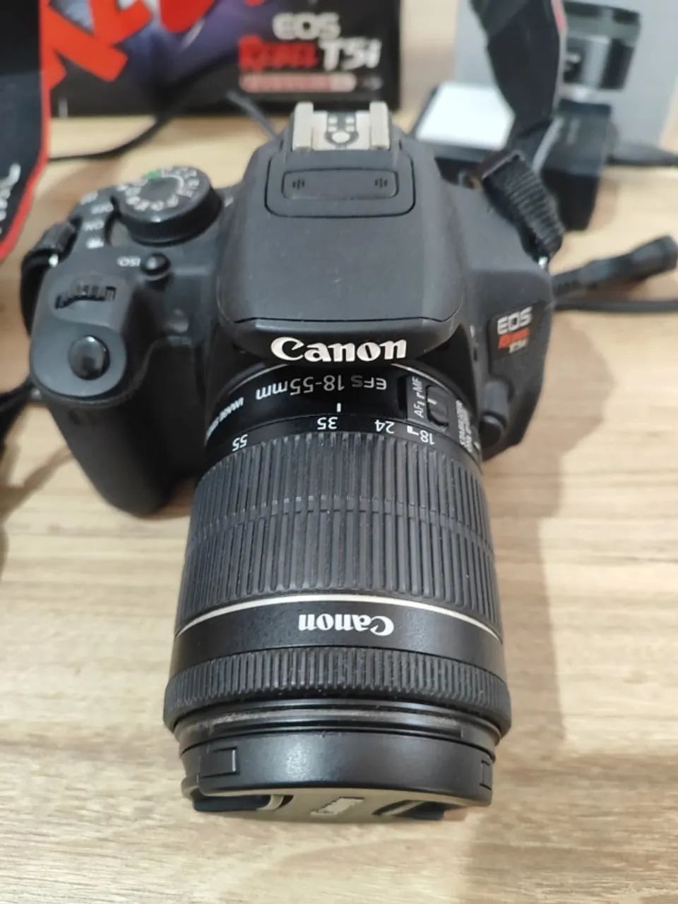 Canon T5i + lente canon 18-55mm com duas baterias + carregador original  - Foto 3