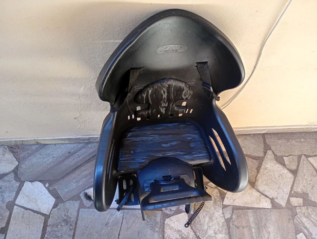 Cadeirinha para bicicleta com bagageiro e suporte. - Foto 4