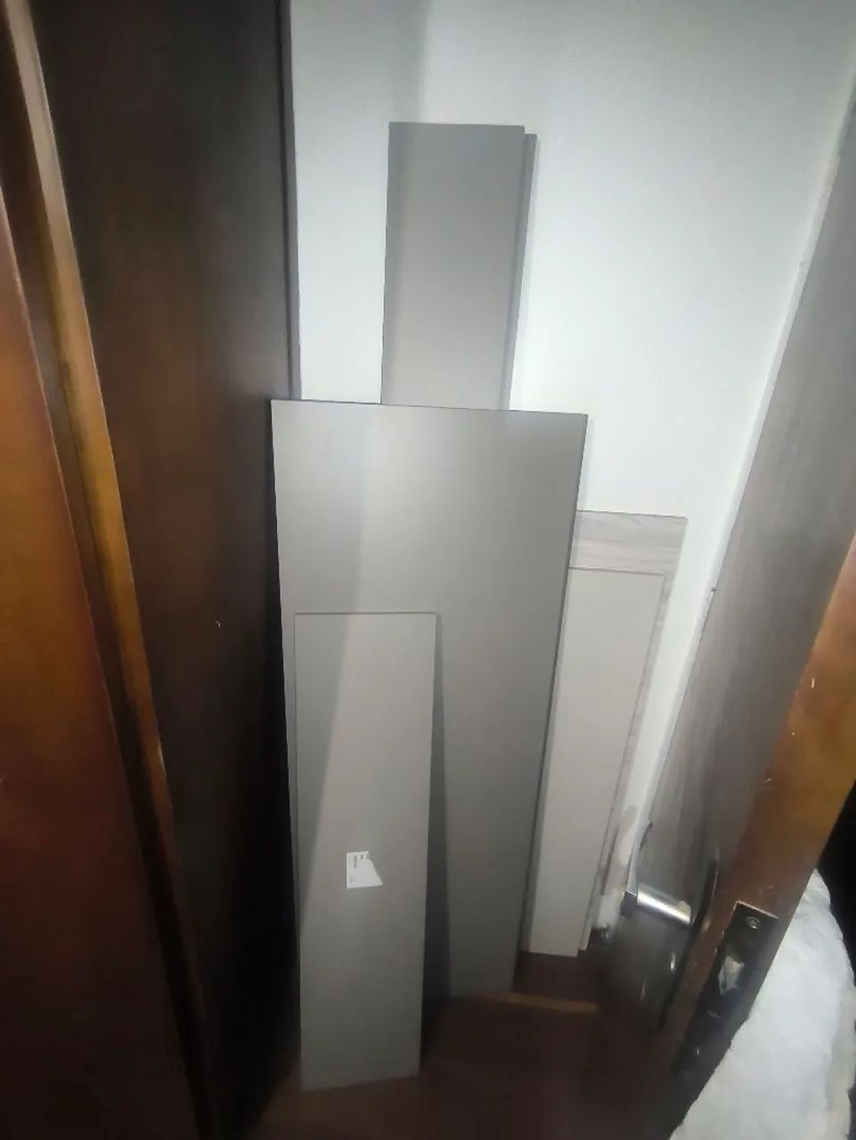 Tampo de mesa e prateleiras em Marcebaria - Foto 3