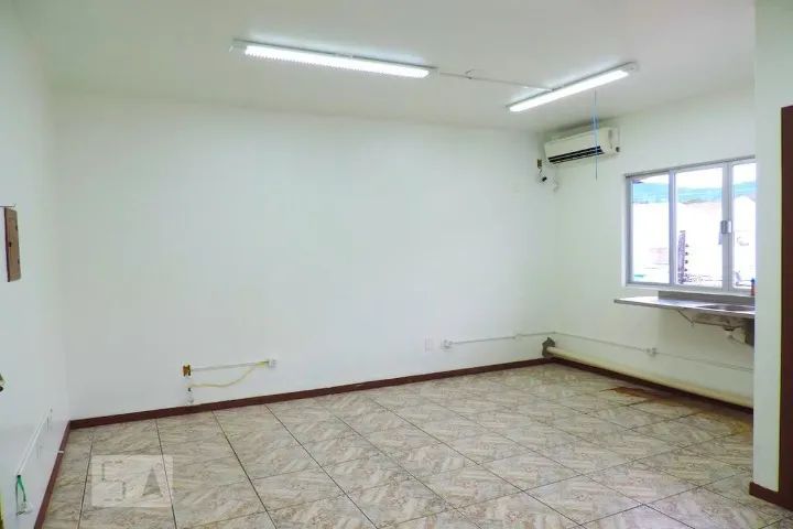 Sala comercial 25m² - Córrego Grande