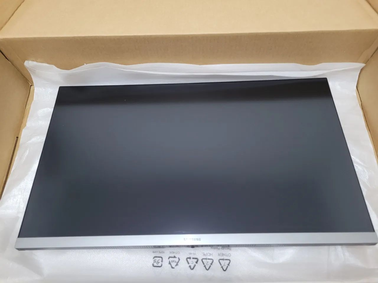 MONITOR SAMSUNG UR550 HDR 10 FREESYNC IPS 4K 