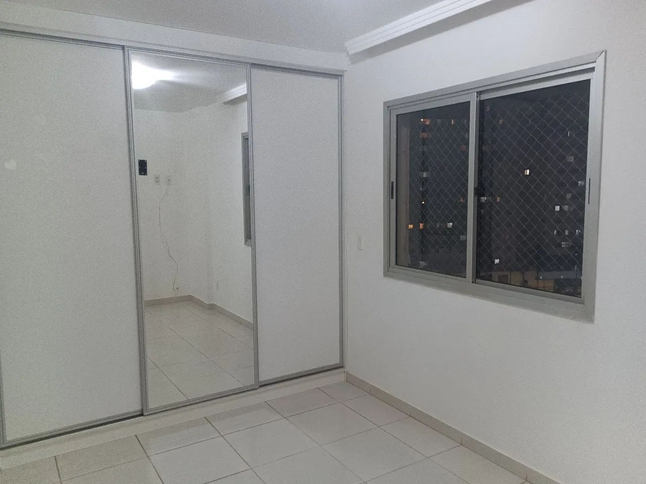 Alugo apartamento de dois quartos no Edifício Pau Brasil 