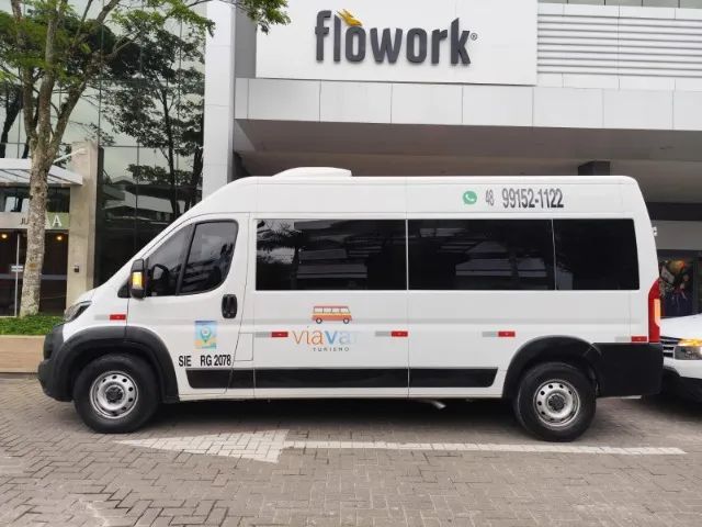 Aluguel de Vans, Micro-ônibus e Ônibus - Via Van Turismo - Foto 2