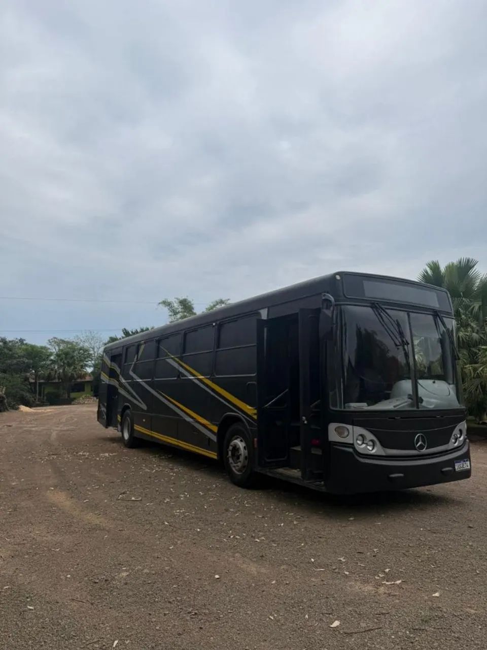 Onibus tipo Motorhome a Diesel 