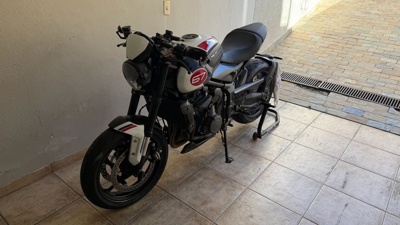Triumph 660 Triple Tribute 2024 - 1519985359 | OLX