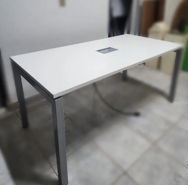 Mesa de Reunião com Caixa de Tomada - Foto 2