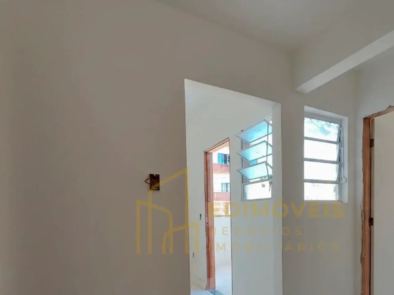 Seu espaço ideal em Jardim Marilândia: casa com 2 quartos e área gramada! - Foto 4