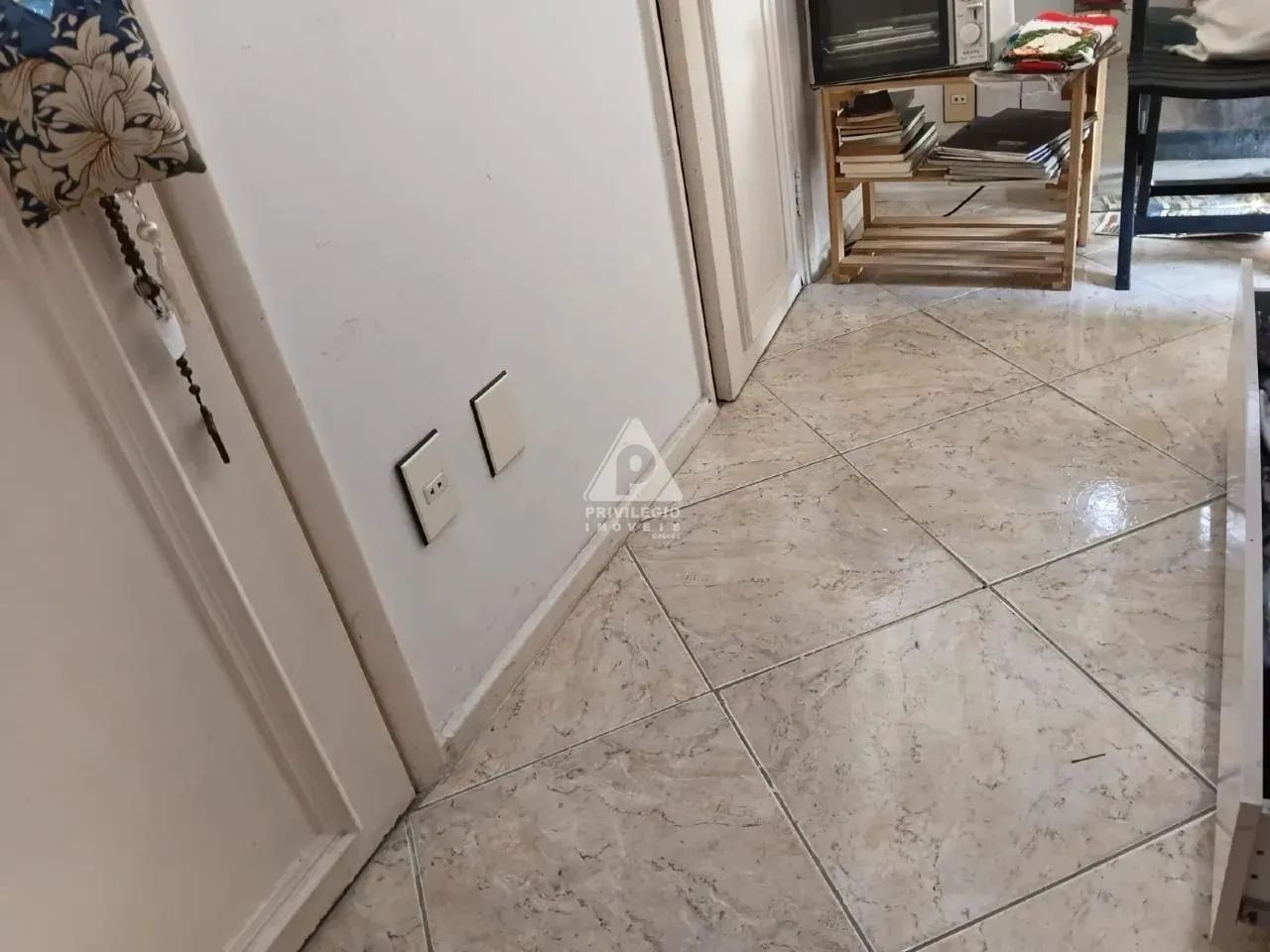 Sala comercial à venda, próximo ao comercio local e Metrô Saens Pena - Foto 3