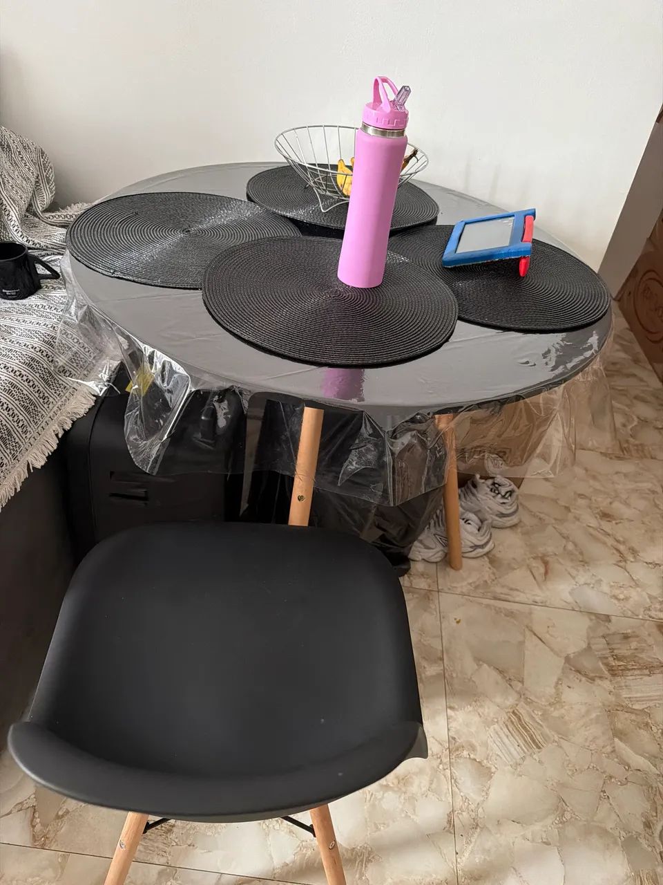 Mesa Eames Eiffel com 4 Cadeiras Preta - Foto 2