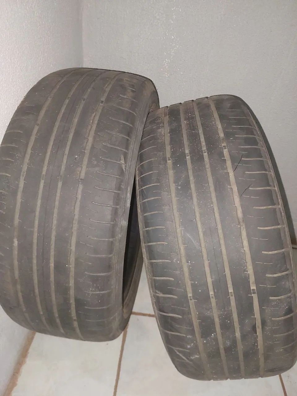 Vendo pneu 225/50/18
