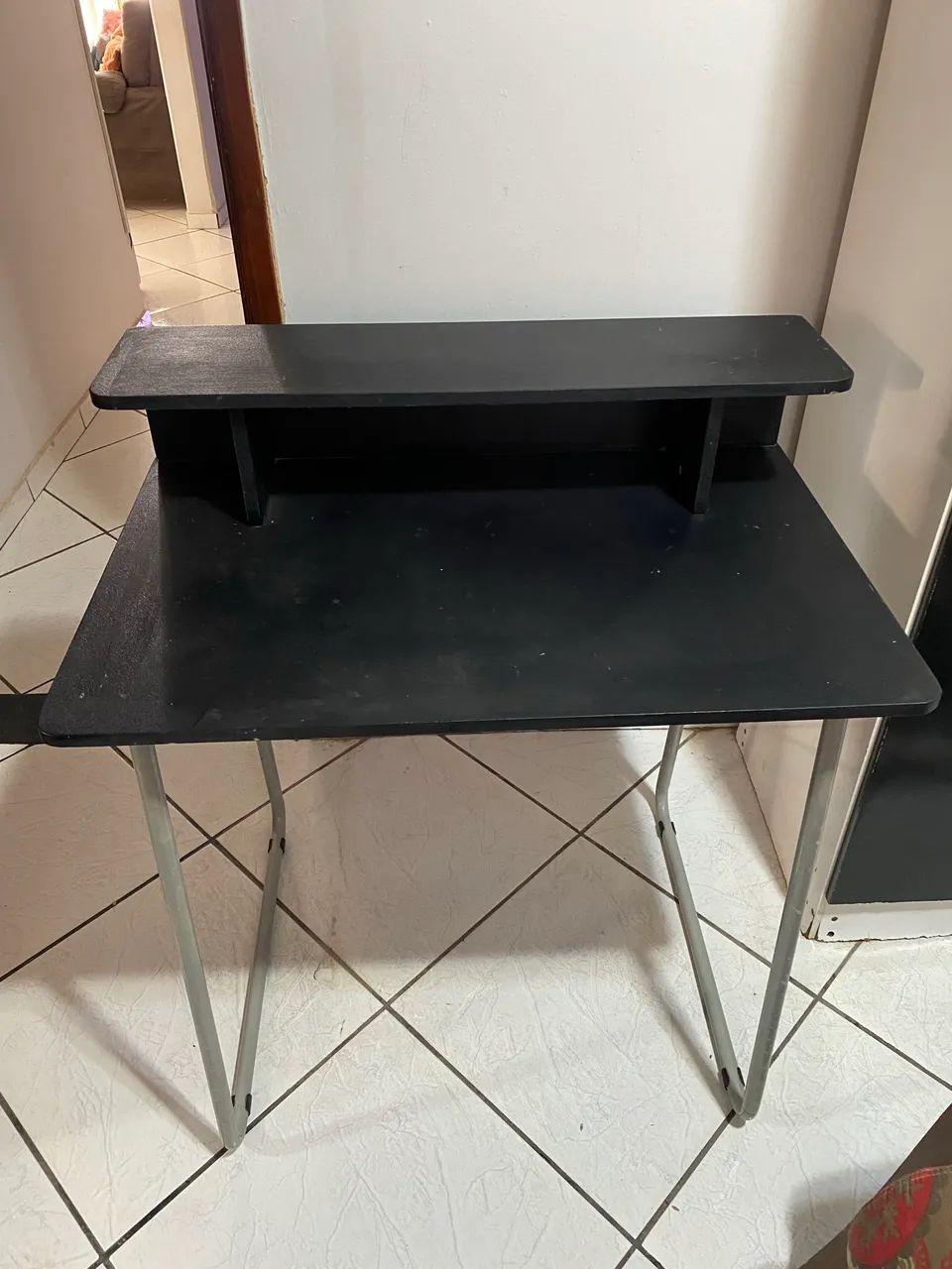Vendo escrivaninha e poltrona  - Foto 2