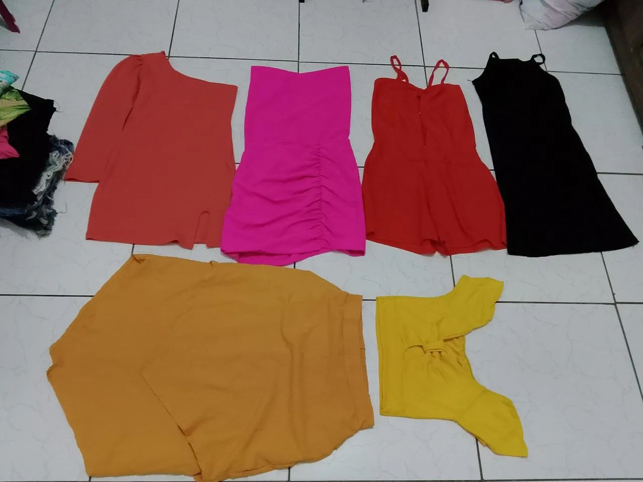Lote de roupa feminina  - Foto 3