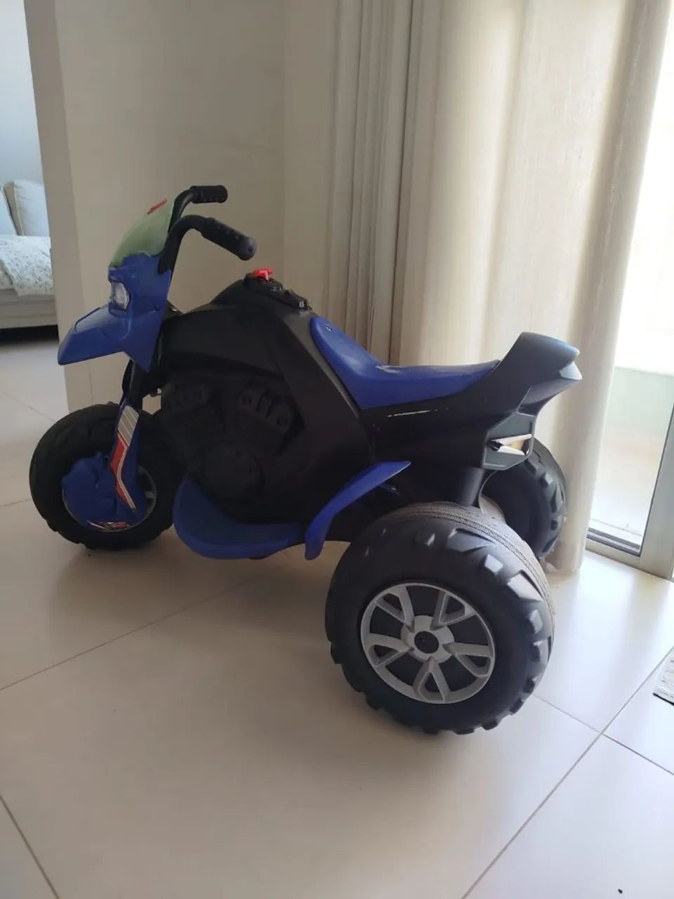Moto elétrica infantil 
