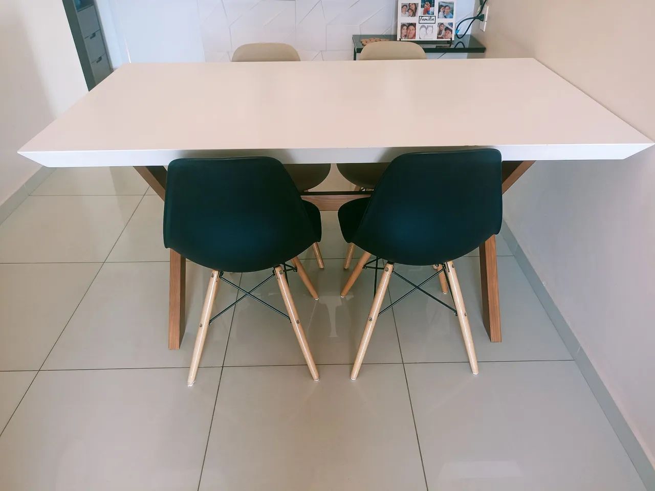 ? Mesa de jantar em laca branca + 4 cadeiras - Foto 2