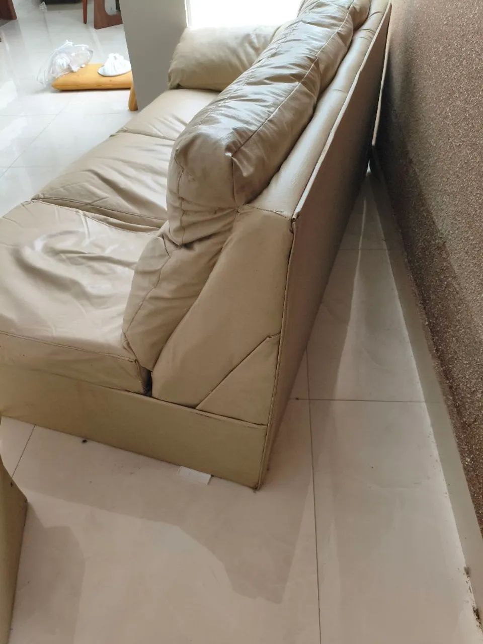 Vendo sofá couro berge - Foto 4