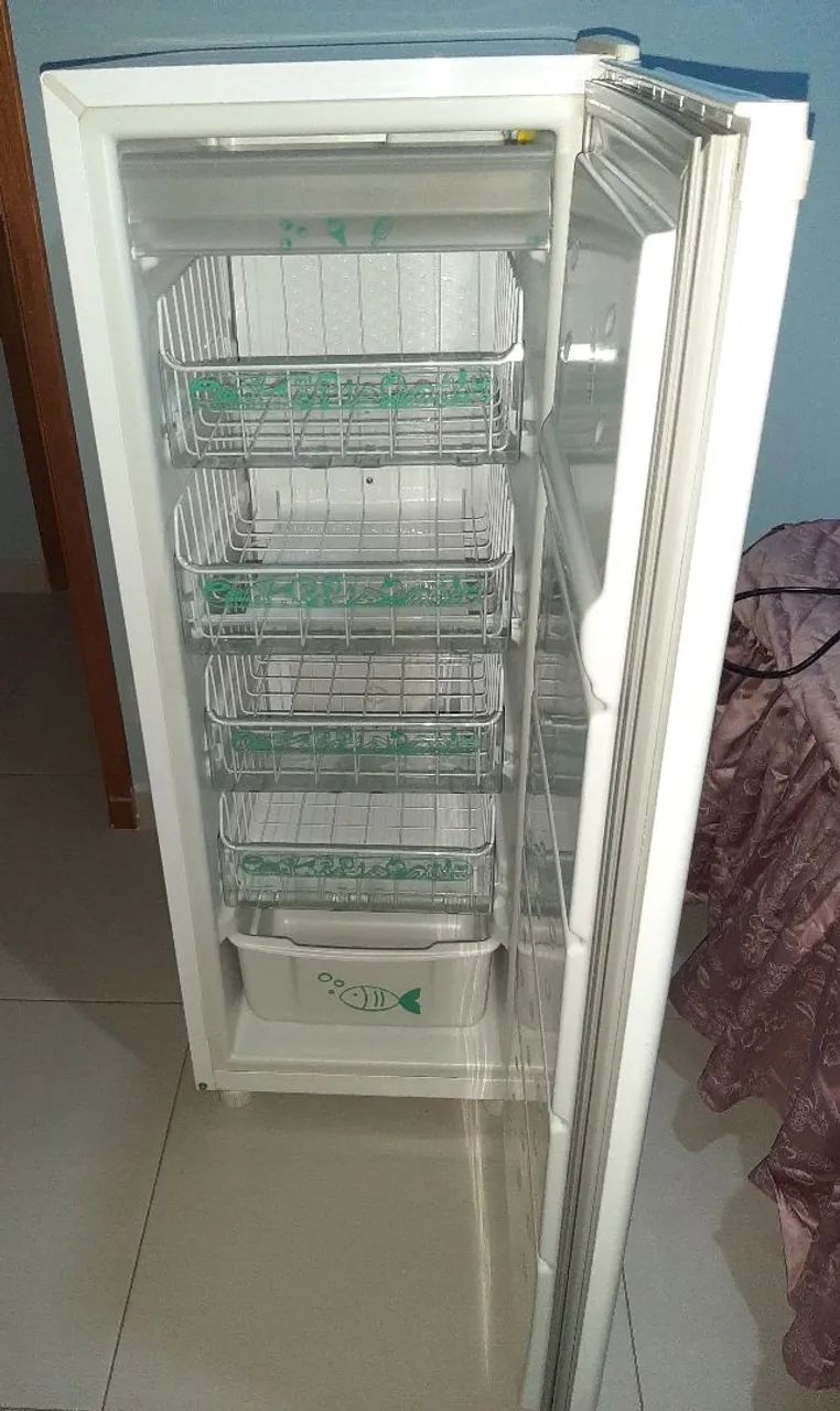 venda de 1 freezer consul branco pequeno 121 litros - Foto 2