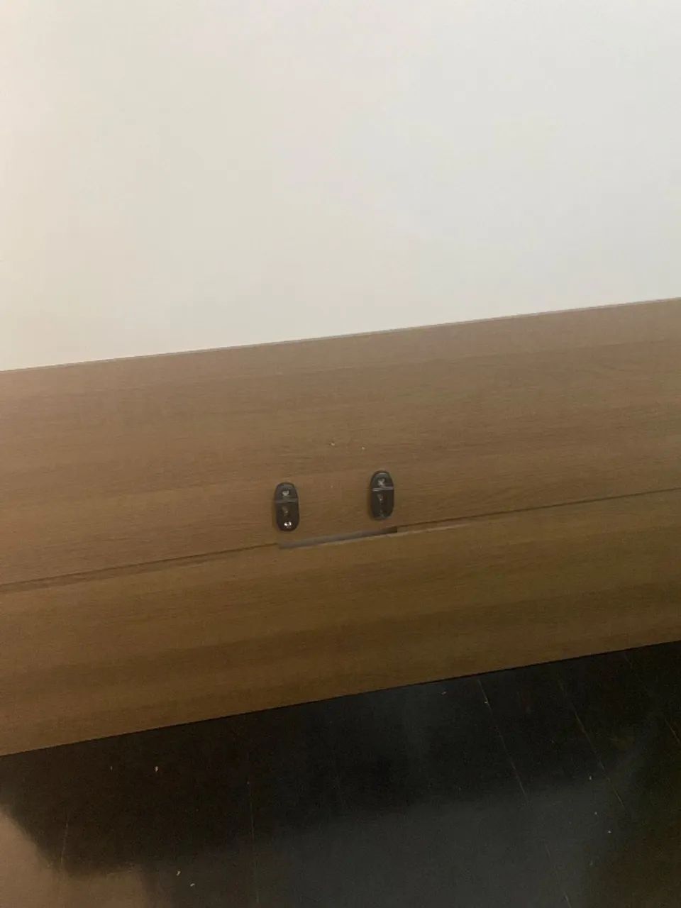 Painel para TV em madeira 