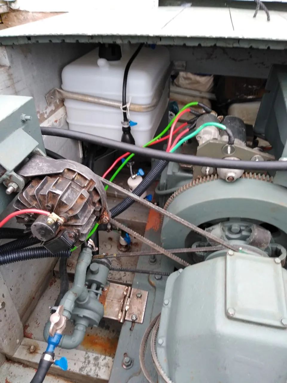 Vendo barco motor B18 casco de fibra - Foto 11