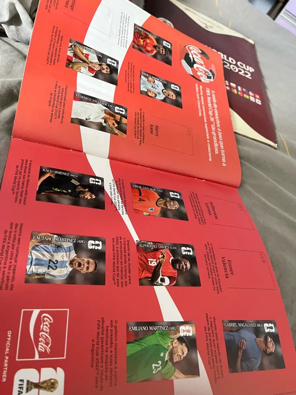Álbum da Copa 2022 Completo e de 2026 incompleto  - Foto 3