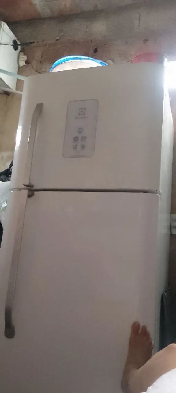 Vende se geladeira 