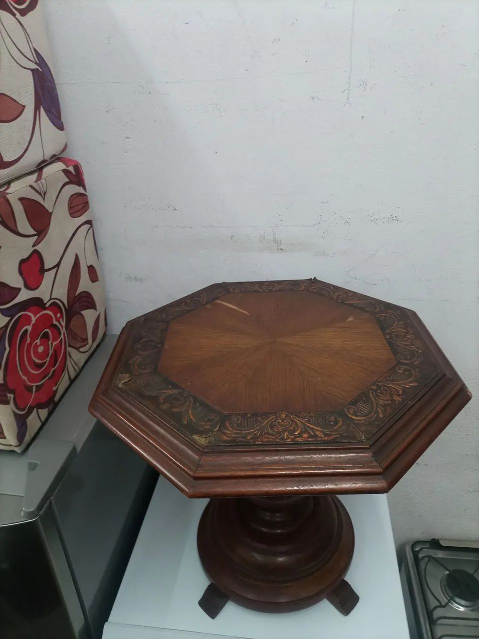 Mesa de centro antigo cerejeira 65 x 56  - Foto 2