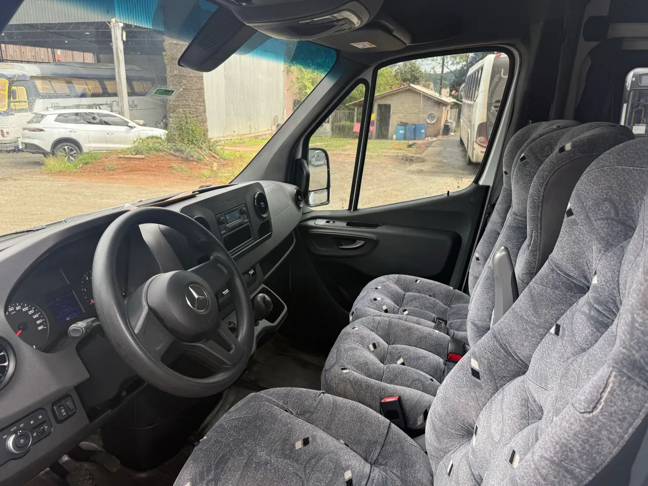 Vende-se vans e ônibus usados  - Foto 2