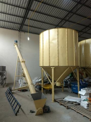 Vendo Silos e chupim em ótimo estado