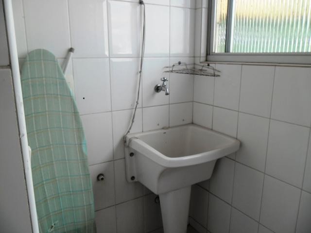 EXCELENTE E AMPLO 3 QUARTOS NO CAIÇARA - Foto 9