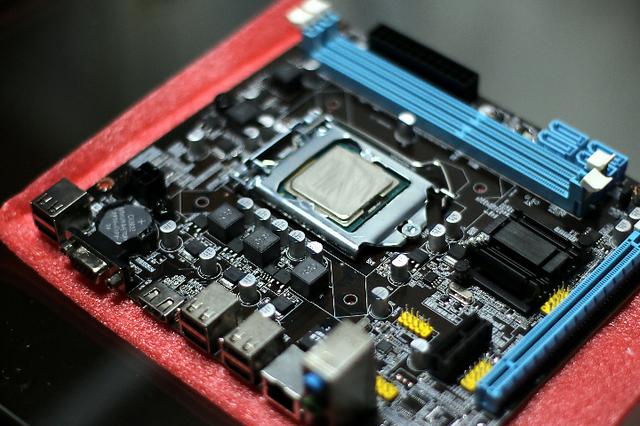 Placa Mãe 1155 pra i3 i5 i7 para 2a e 3a geração - 6 meses de Garantia Aceitamos Cartões - Foto 4