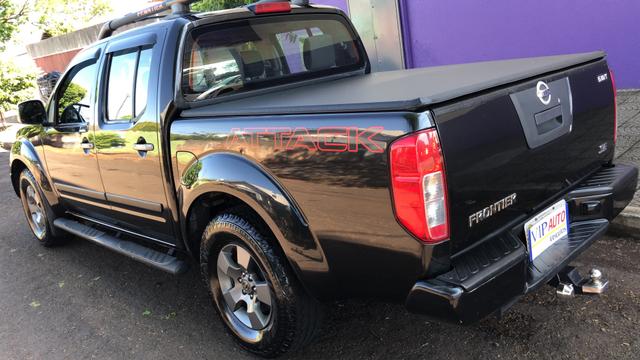 Frontier 2013 attack diesel pneus novos periciada super conservada - Foto 6