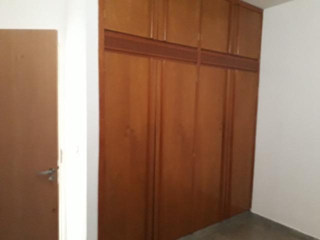 Parque Estoril - 1 dormitorio com armario embutido, sala, cozinha e banheiro - Foto 4