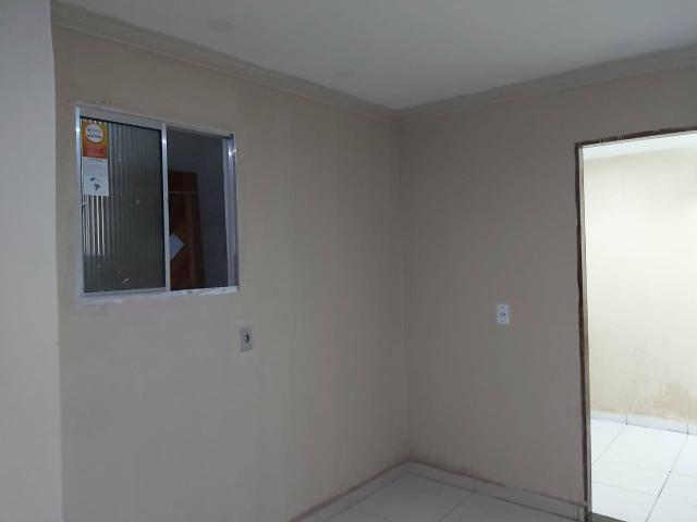 Kitnet Ótima Localização c/ Internet - Novo no Porcelanato - Foto 2