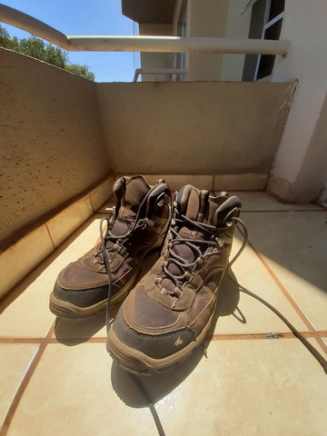 bota quechua mh100