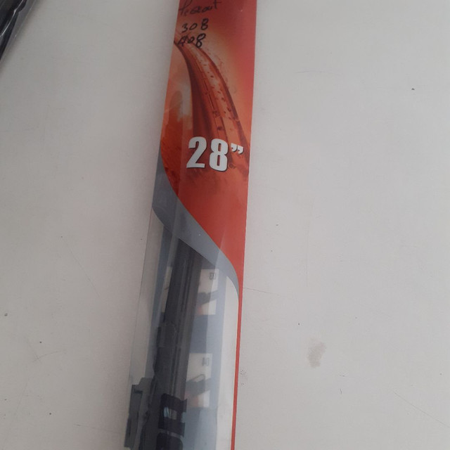 Palheta silicone 28", específica  p/ Peugeot 308/408. Nova, colocada.
