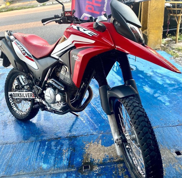 MOTO HONDA XRE 300CC