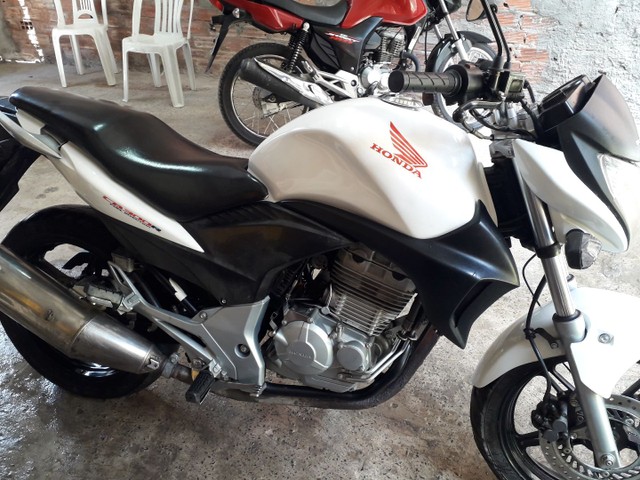 HONDA CB 300R