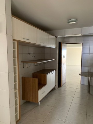 04 suites andar alto com vista e  projetados 164 mts - Foto 5