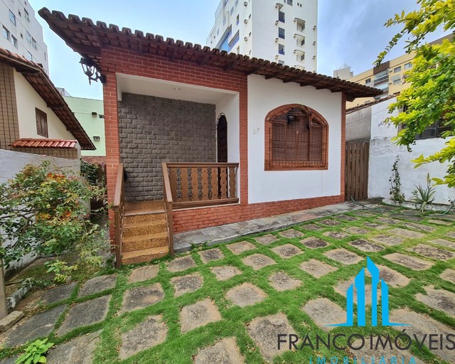 Casa linear em terreno com 330m² na Praia das Virtudes -Centro de Guarapari-ES