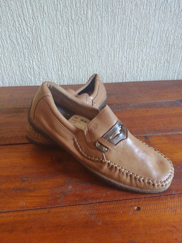 Sapato Mocassim Couro Pedras Dourado | ZZ MALL