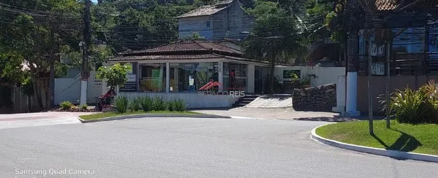Loja e casa à venda em Búzios
