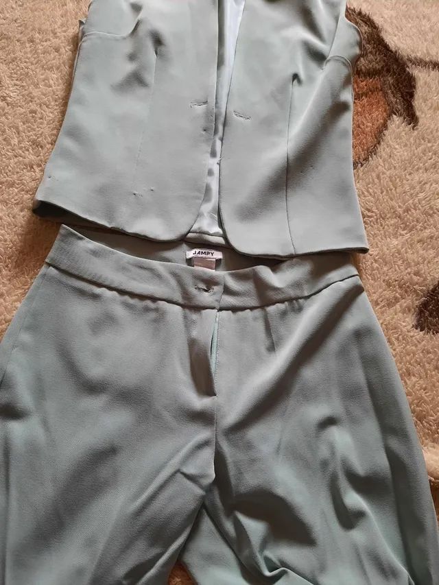 Conjunto calca e blaser verde lindo tamanho 38 - Foto 5