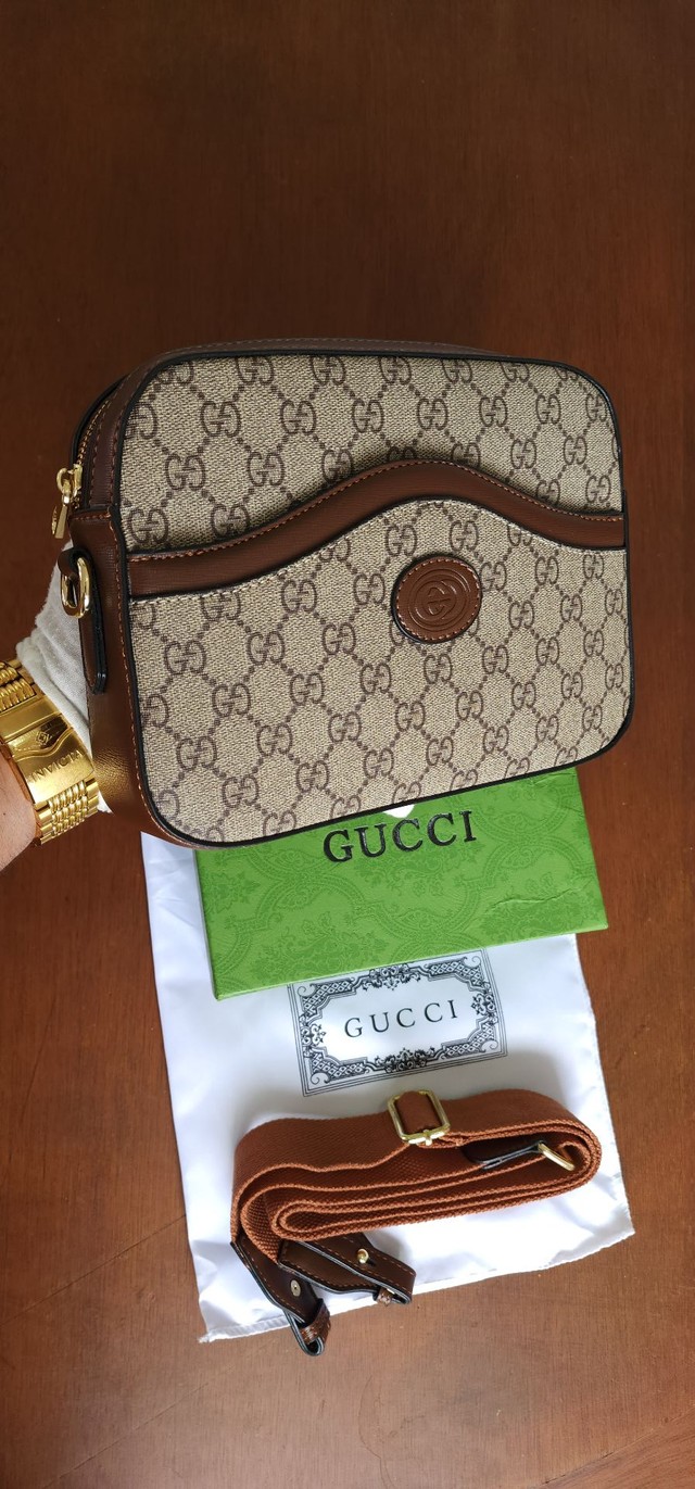 Bolsa Gucci Transversal em canvas GG - Foto 2