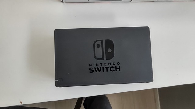 Nintendo switch pouco uso 