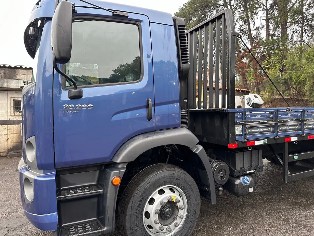 Vw 26260 2024 6x2 truck carroceria 22.000km pneus novos  - Foto 10