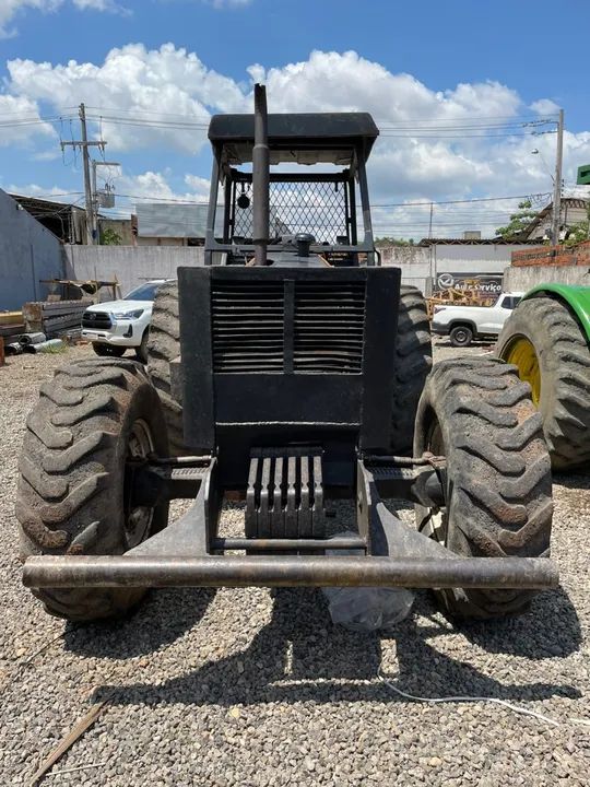 Valtra 885 - Ano 2002   - Foto 2
