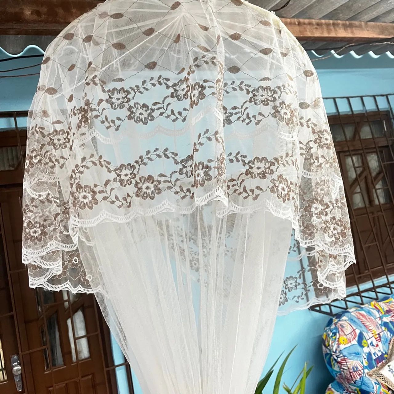  2 Mosquiteiros de Cama - usado - Branco com detalhes em marrom - Foto 3