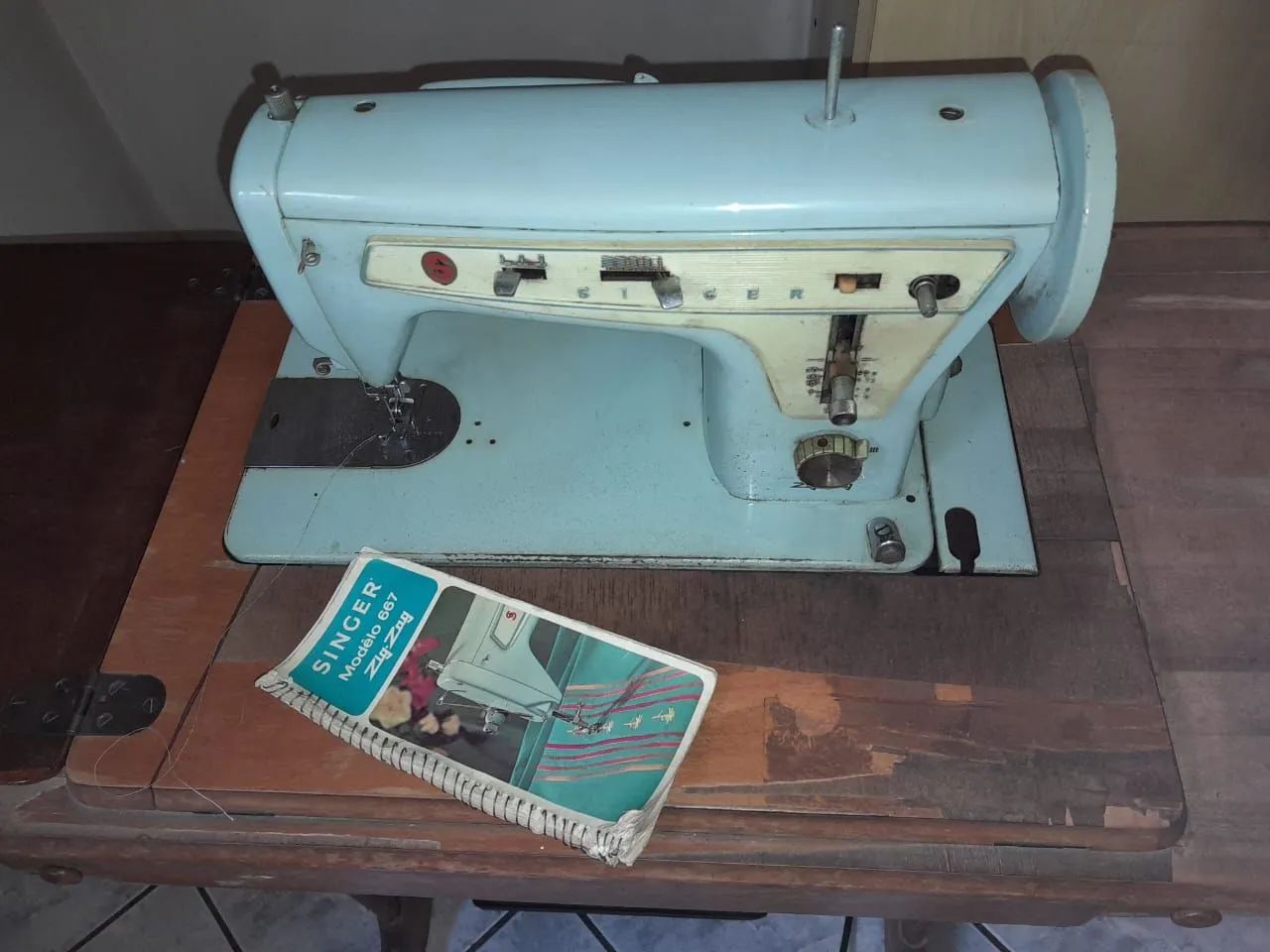 Máquina de costura Singer 667