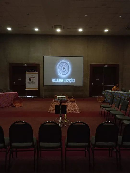 Locação de Projetor Multimídia, Datashow, som, Telas Projeção, soluções em Eventos geral.