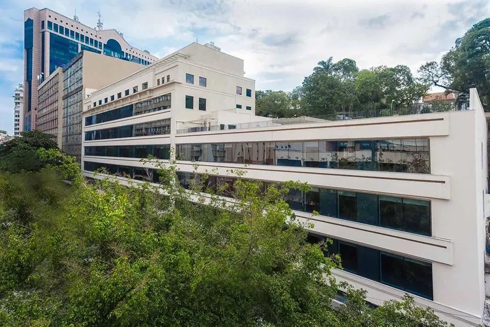Andares e Salas no Centro